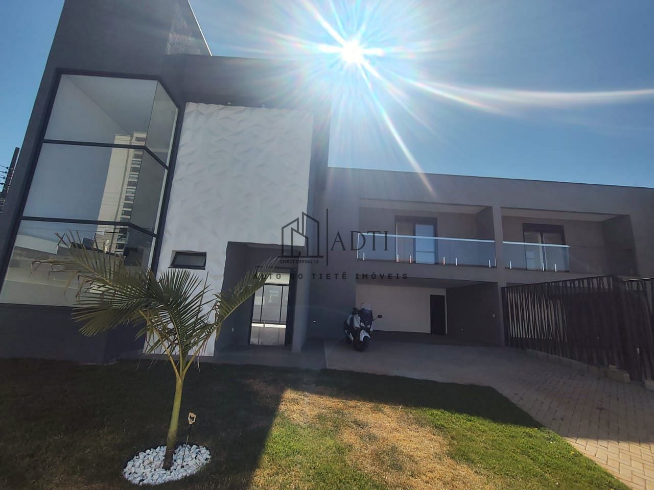 Sobrado, 3 quartos, 221 m² - Foto 1