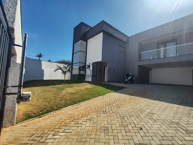 Sobrado com 325m² 3 quartos e 4 banheiros, à venda, no bairro Vila Nova Socorro em Mogi das Cruzes