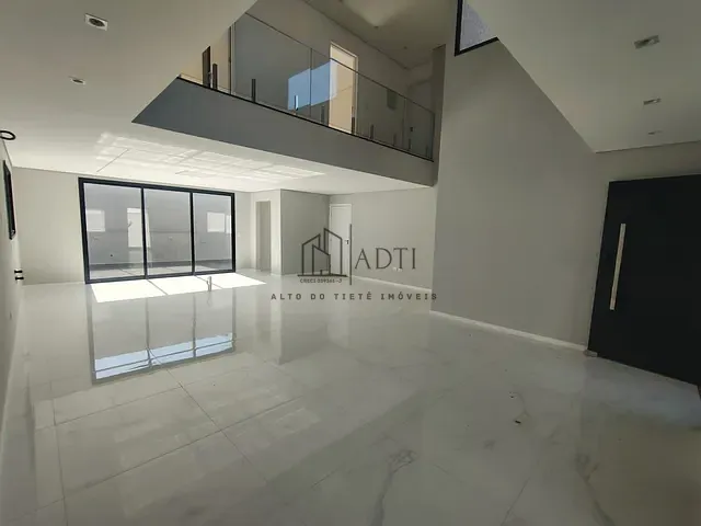 Sobrado com 325m² 3 quartos e 4 banheiros, à venda, no bairro Vila Nova Socorro em Mogi das Cruzes