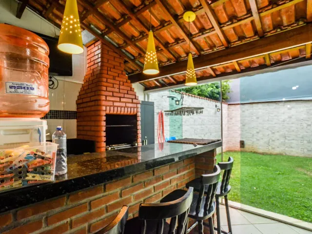 Sobrado 3 quartos e 5 banheiros, para alugar, no bairro Utinga em Santo André