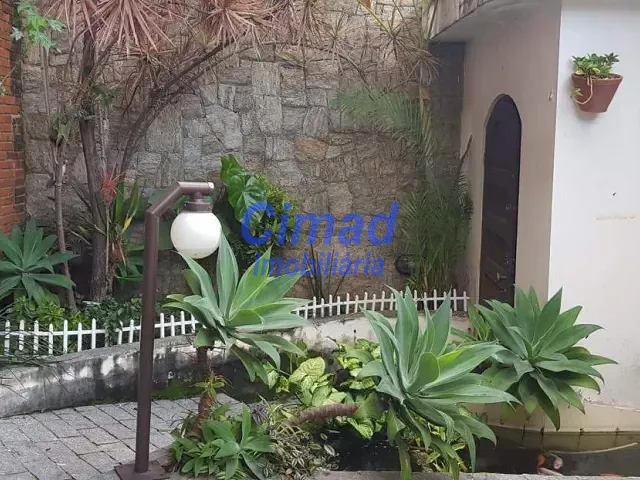 Sobrado 4 quartos e 2 banheiros, à venda, no bairro Carandiru em São Paulo