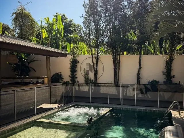 Sobrado com 300m² 4 quartos e 3 banheiros, à venda, no bairro Pedregulho em Guaratinguetá