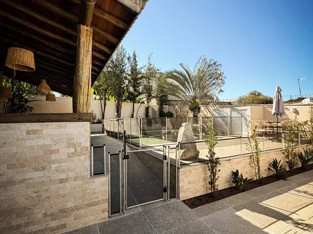 Sobrado com 300m² 4 quartos e 3 banheiros, à venda, no bairro Pedregulho em Guaratinguetá