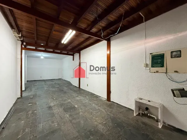 Sobrado com 378m², para alugar, no bairro Tabaú em Pindamonhangaba