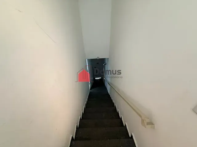 Sobrado com 378m², para alugar, no bairro Tabaú em Pindamonhangaba
