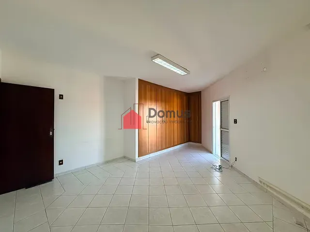Sobrado com 378m², para alugar, no bairro Tabaú em Pindamonhangaba