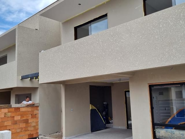 Sobrado com 134m² 3 quartos e 2 banheiros, à venda, no bairro Itapoá em Itapoá