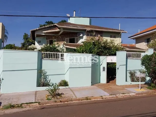 Sobrado com 900m² 4 quartos e 5 banheiros, para alugar, no bairro Chácara Primavera em Campinas