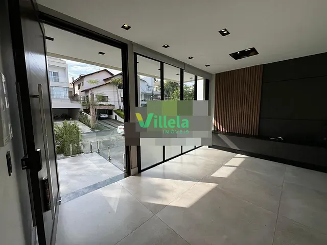 Sobrado com 300m² 4 quartos e 6 banheiros, à venda ou para alugar, no bairro Jardim das Cerejeiras em Arujá