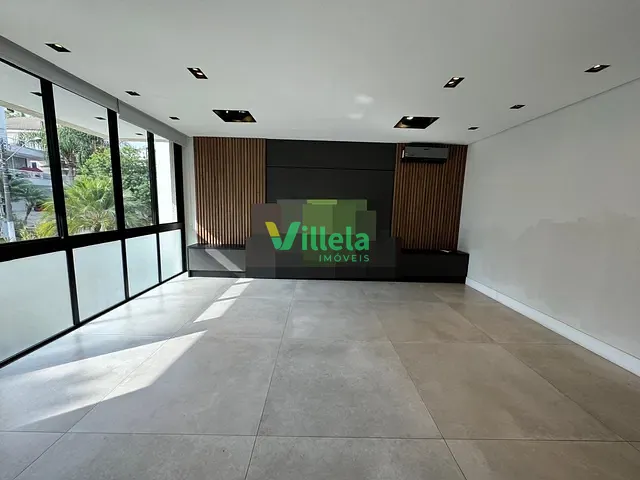 Sobrado com 300m² 4 quartos e 6 banheiros, à venda ou para alugar, no bairro Jardim das Cerejeiras em Arujá