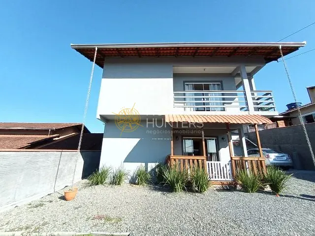 Sobrado com 360m² 5 quartos e 3 banheiros, à venda, no bairro João Costa em Joinville