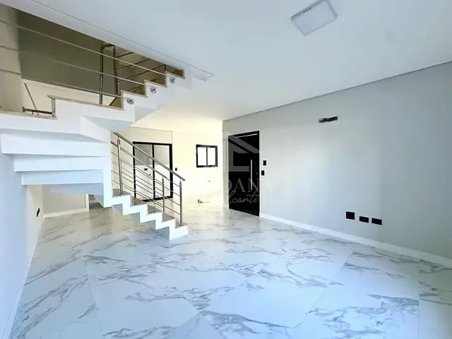 Sobrado com 140m² 3 quartos e 3 banheiros, à venda, no bairro Afonso Pena em São José dos Pinhais