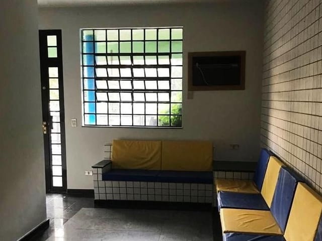 Sobrado com 400m², para alugar, no bairro Centro em Londrina