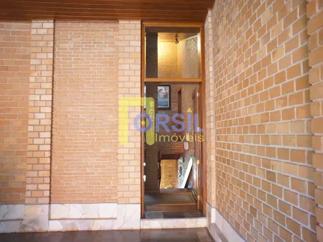 Sobrado com 500m² 4 quartos e 4 banheiros, à venda, no bairro Vila Suissa em Mogi das Cruzes