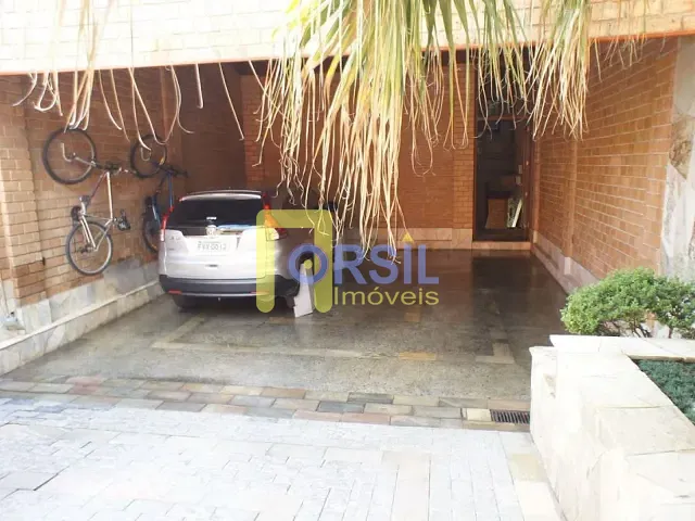 Sobrado com 500m² 4 quartos e 4 banheiros, à venda, no bairro Vila Suissa em Mogi das Cruzes