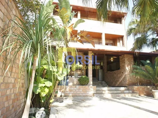 Sobrado com 500m² 4 quartos e 4 banheiros, à venda, no bairro Vila Suissa em Mogi das Cruzes