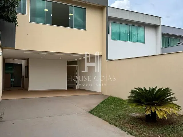 Sobrado 3 quartos e 4 banheiros, à venda, no bairro Cardoso em Aparecida de Goiânia