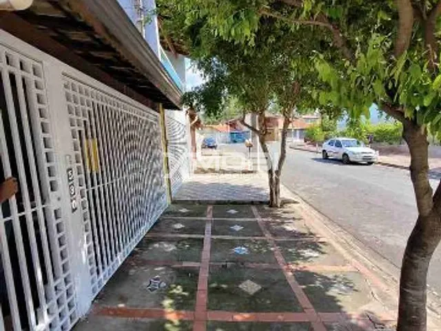 Sobrado 3 quartos e 2 banheiros, à venda, no bairro Jardim Itália em Várzea Paulista