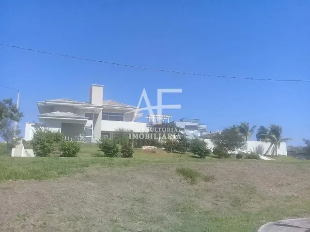 Sobrado com 510m² 3 quartos e 1 banheiro, à venda ou para alugar, no bairro Quiririm em Taubaté