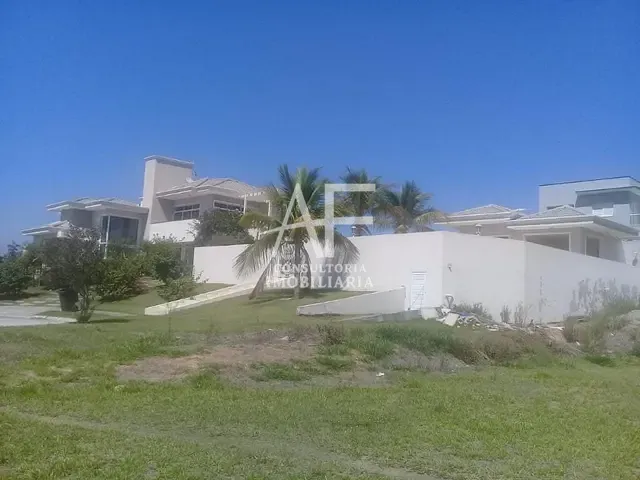 Sobrado com 510m² 3 quartos e 1 banheiro, à venda ou para alugar, no bairro Quiririm em Taubaté