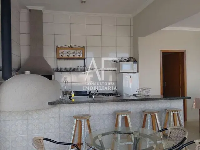 Sobrado com 510m² 3 quartos e 1 banheiro, à venda ou para alugar, no bairro Quiririm em Taubaté
