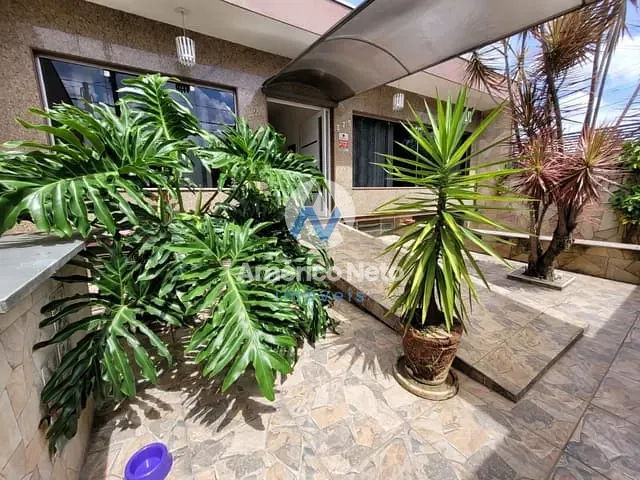 Sobrado com 300m² 8 quartos e 7 banheiros, à venda, no bairro Olímpico em São Caetano do Sul