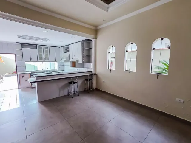 Sobrado 4 quartos e 4 banheiros, à venda, no bairro Vila Camilópolis em Santo André