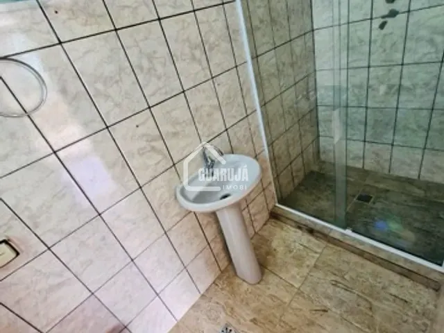 Sobrado com 100m² 3 quartos e 3 banheiros, para alugar, no bairro Sítio Paecara (Vicente de Carvalho) em Guarujá