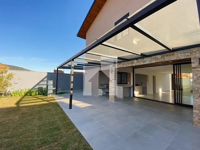 Casa com 360m² 3 quartos e 4 banheiros, à venda, no bairro Jardim Samambaia em Jundiaí