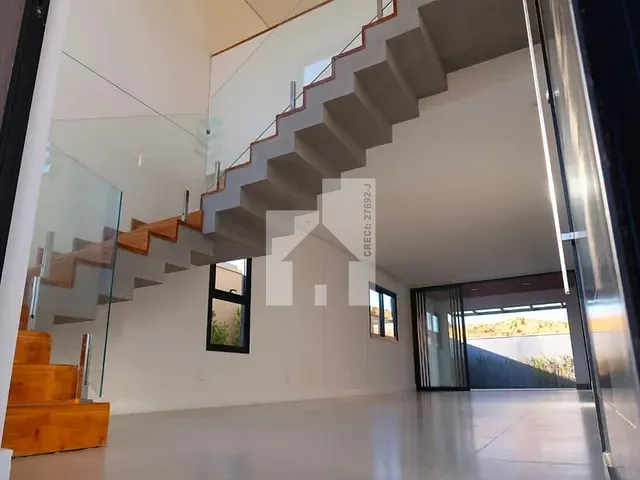 Casa com 360m² 3 quartos e 4 banheiros, à venda, no bairro Jardim Samambaia em Jundiaí