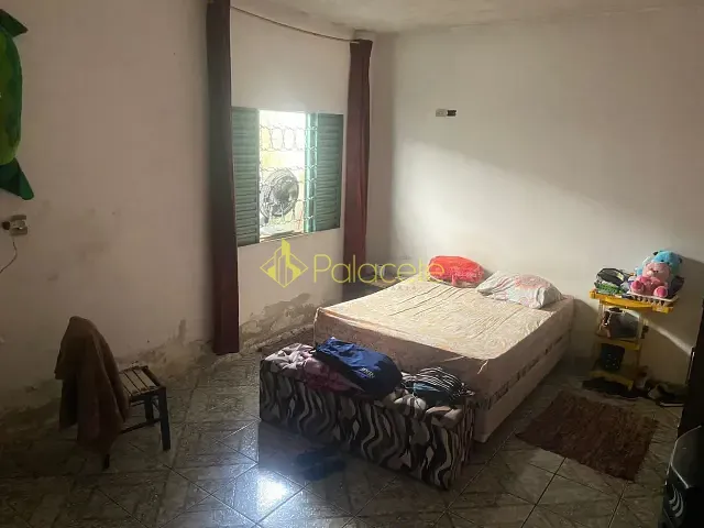 Sobrado com 165m² 3 quartos e 2 banheiros, à venda, no bairro Residencial Mantiqueira em Pindamonhangaba