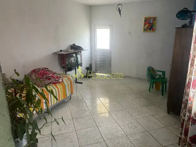 Sobrado com 165m² 3 quartos e 2 banheiros, à venda, no bairro Residencial Mantiqueira em Pindamonhangaba