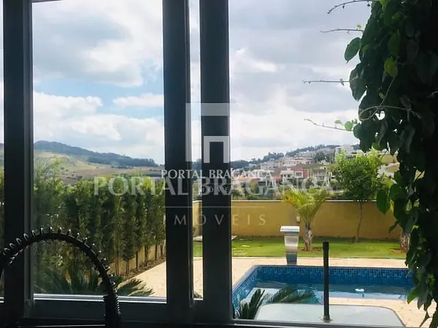 Sobrado com 468m² 3 quartos e 5 banheiros, à venda ou para alugar, no bairro Condomínio Vale das Águas em Bragança Paulista