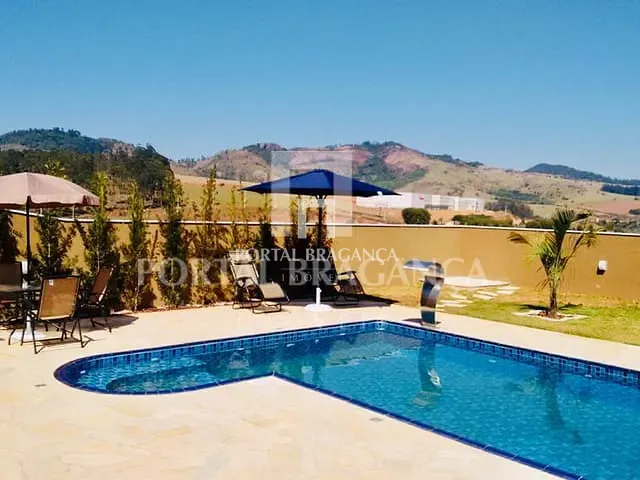 Sobrado com 468m² 3 quartos e 5 banheiros, à venda ou para alugar, no bairro Condomínio Vale das Águas em Bragança Paulista