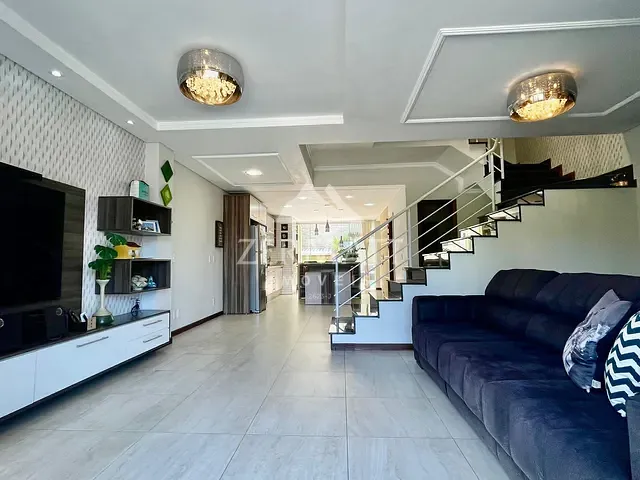 Sobrado 3 quartos e 3 banheiros, à venda, no bairro Velha em Blumenau