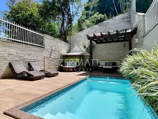 Sobrado 3 quartos e 3 banheiros, à venda, no bairro Velha em Blumenau