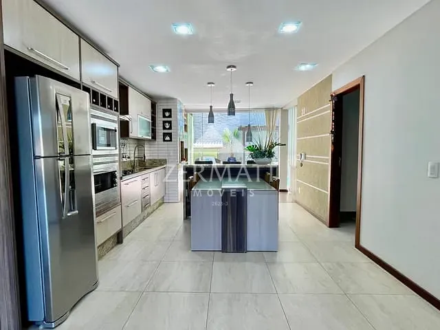 Sobrado 3 quartos e 3 banheiros, à venda, no bairro Velha em Blumenau