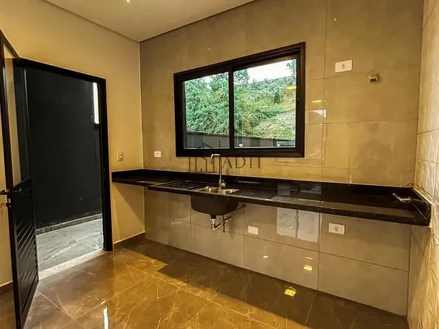Sobrado com 243m² 2 quartos e 3 banheiros, à venda, no bairro Vila São Paulo em Mogi das Cruzes
