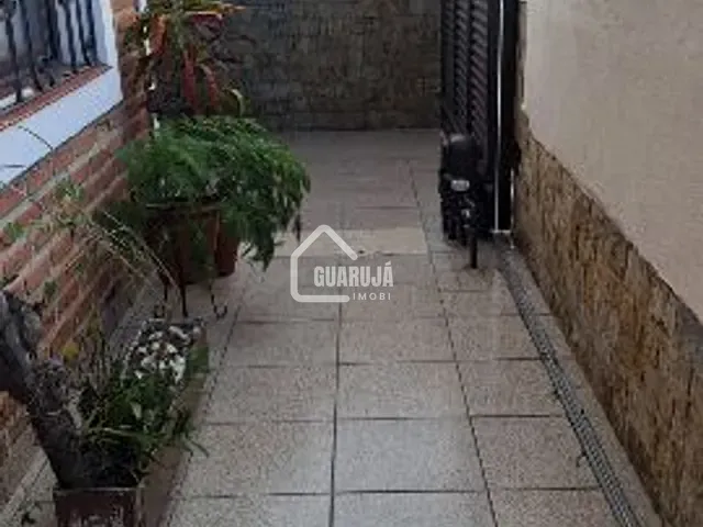 Sobrado com 81m² 2 quartos e 2 banheiros, à venda, no bairro Jardim dos Pássaros em Guarujá