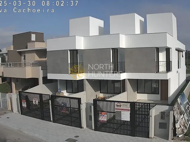 Sobrado 3 quartos e 3 banheiros, à venda, no bairro Cachoeira do Bom Jesus em Florianópolis