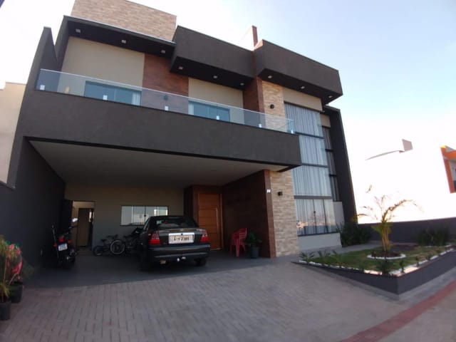 Sobrado com 252m² 4 quartos e 2 banheiros, à venda, no bairro Jardim Bela Itália em Cambé