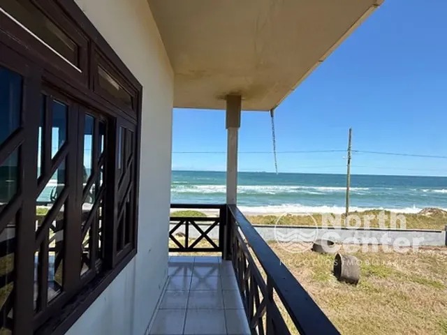 Sobrado 6 quartos e 3 banheiros, à venda, no bairro Salinas em Balneário Barra do Sul