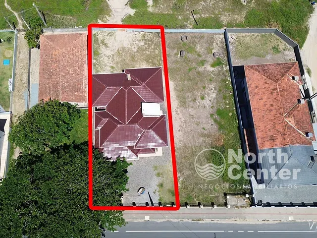 Sobrado 6 quartos e 3 banheiros, à venda, no bairro Salinas em Balneário Barra do Sul