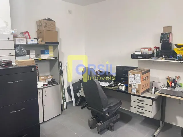Sobrado com 100m², à venda ou para alugar, no bairro Centro em Mogi das Cruzes