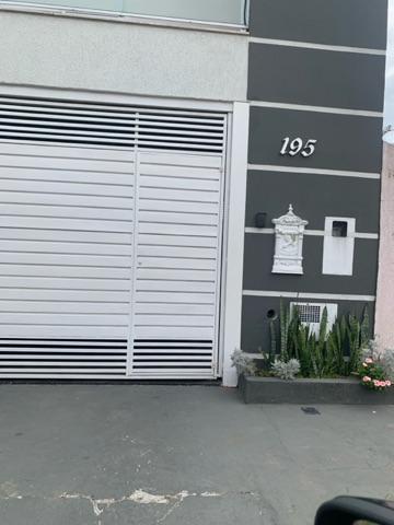Sobrado com 125m² 3 quartos e 3 banheiros, à venda, no bairro Parque São Domingos em Pindamonhangaba