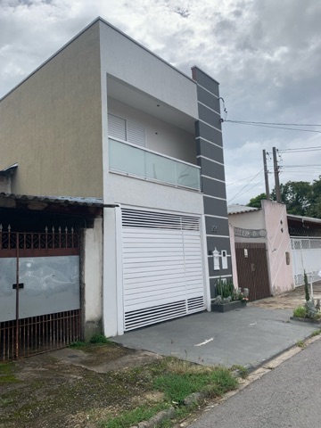 Sobrado com 125m² 3 quartos e 3 banheiros, à venda, no bairro Parque São Domingos em Pindamonhangaba