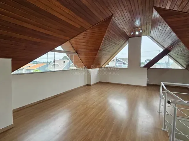 Sobrado com 164m² 3 quartos e 3 banheiros, à venda, no bairro Uberaba em Curitiba