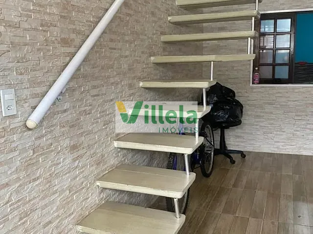 Sobrado 4 quartos e 2 banheiros, à venda, no bairro Vila Santa Helena em Poá