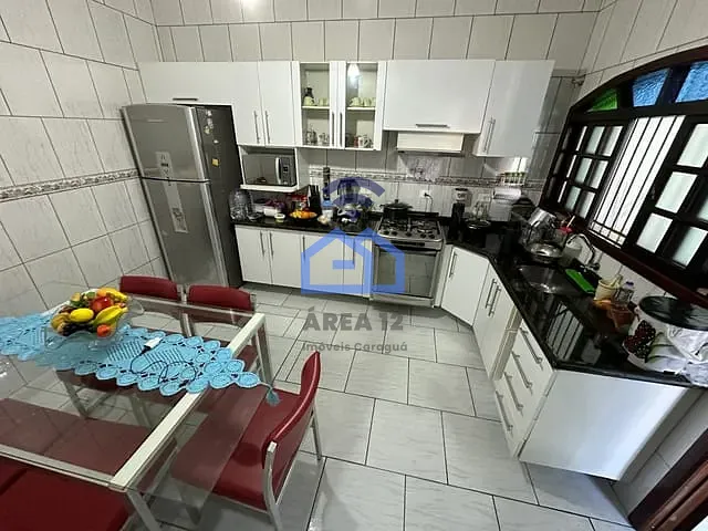 Sobrado com 338m² 3 quartos e 1 banheiro, à venda, no bairro Canto do Mar em São Sebastião