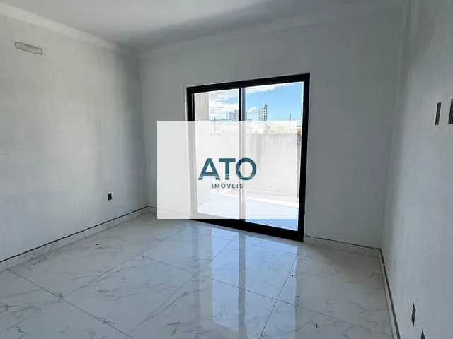 Sobrado 2 quartos e 2 banheiros, à venda, no bairro Centro em Tijucas